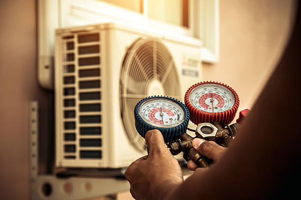 Professional Hvac technician working in Dunn Loring, VA